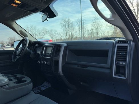 Used 2017 RAM 1500 Express w/ Black Ram 1500 Express Group image 18