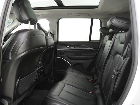 Used 2023 Jeep Grand Cherokee 4WD 4xe image 15