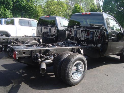 New 2026 GMC Sierra 3500 SLE w/ SLE Convenience Package AWD/4WD image 5