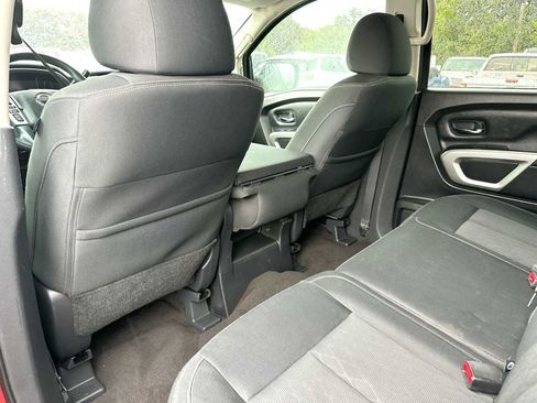 Used 2018 Nissan Titan SV AWD/4WD image 24