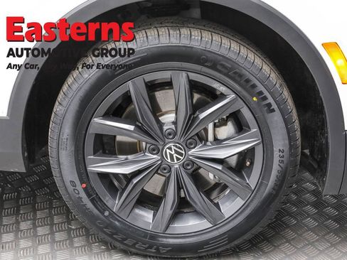 Used 2024 Volkswagen Tiguan Wolfsburg Edition image 31