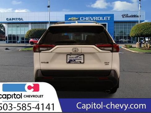 Used 2020 Toyota RAV4 XLE w/ Carpet Mat Package AWD/4WD image 3