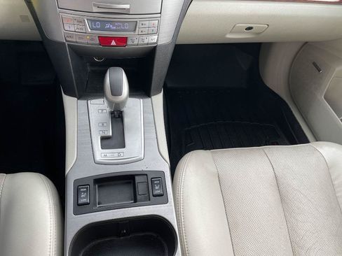 Used 2010 Subaru Outback 3.6R Limited AWD/4WD image 15