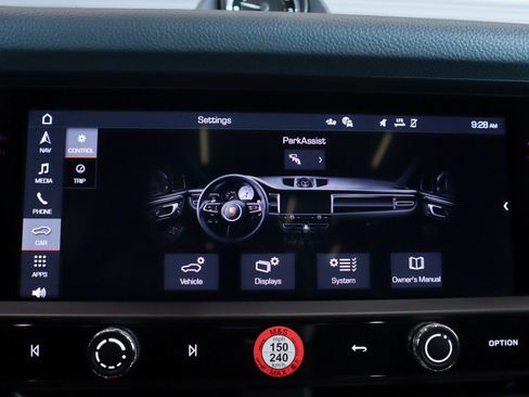 New 2026 Porsche Macan image 22