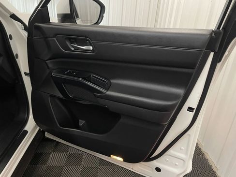Used 2022 Nissan Pathfinder SV w/ SV Premium Package AWD/4WD image 45