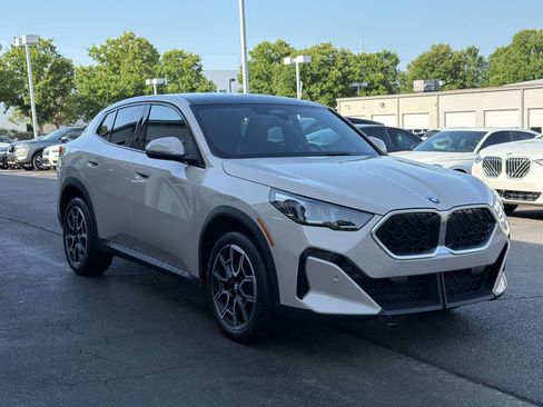 Used 2026 BMW X2 xDrive28i AWD/4WD image 7