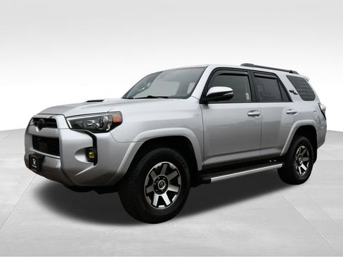 Used 2023 Toyota 4Runner TRD Off-Road Premium w/ Off Road Premium Plus Package AWD/4WD image 2