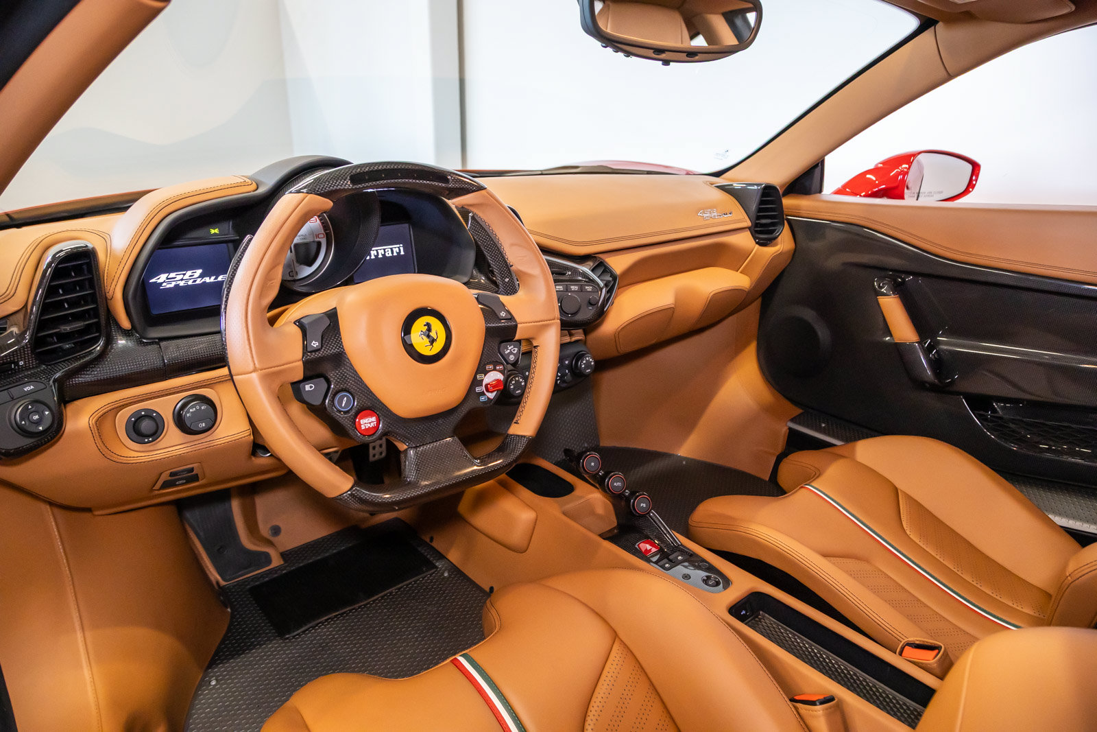 Used 2015 Ferrari 458 Speciale Coupe RWD image 32