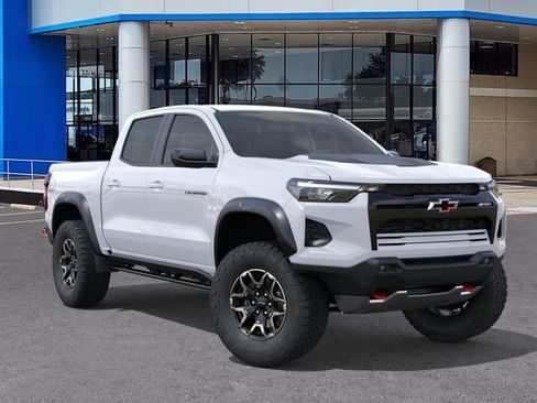 New 2026 Chevrolet Colorado ZR2 w/ Technology Package AWD/4WD image 7