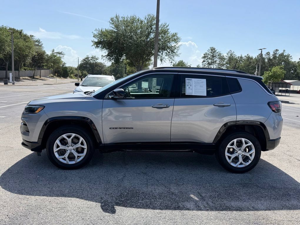 Used 2022 Jeep Compass Limited w/ Elite Group AWD/4WD image 6
