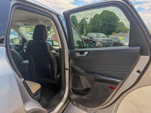Used 2022 Ford Escape SEL FWD image 19