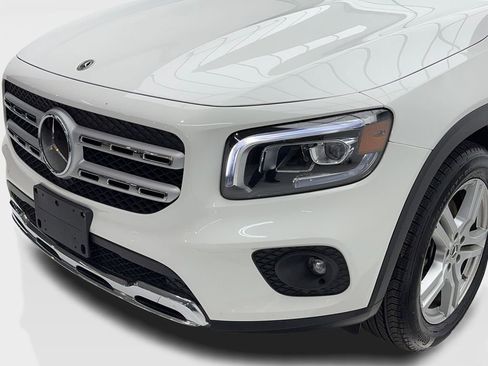 Used 2023 Mercedes-Benz GLB 250 4MATIC w/ Premium Package image 5