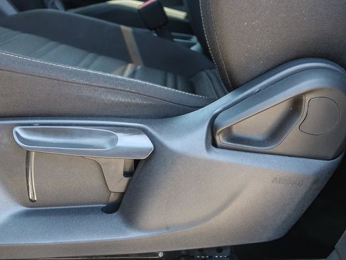 Used 2022 Volkswagen Tiguan S image 22