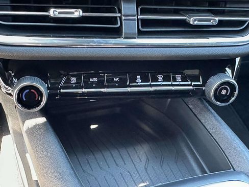 New 2026 Chevrolet Equinox EV LT image 12