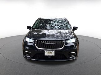 Used 2023 Chrysler Pacifica Touring-L video 2