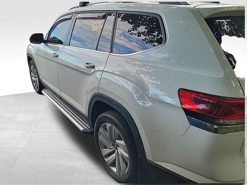 Used 2021 Volkswagen Atlas SEL w/ Atlas Adventure Package AWD/4WD image 2