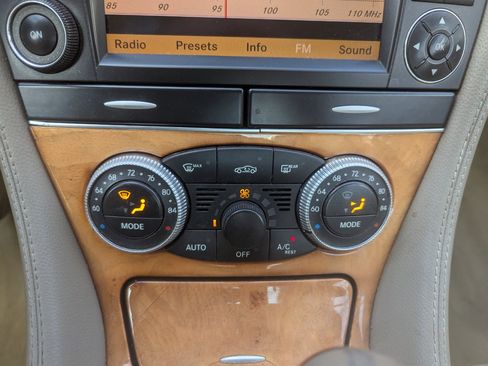 Used 2009 Mercedes-Benz SL 550 2dr Roadster 5.5L V8 image 22