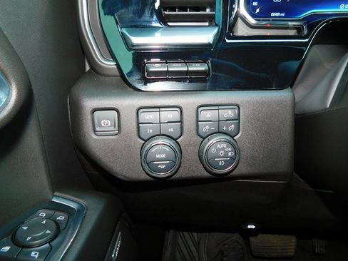 Used 2024 Chevrolet Silverado 1500 LTZ w/ LTZ Premium Package image 32