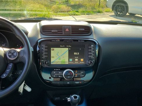 Used 2015 Kia Soul + w/ Audio Package FWD image 20