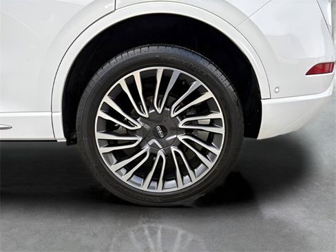 Used 2020 Lincoln Corsair Reserve w/ Equipment Group 201A image 9