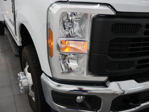 Used 2025 Ford F350 XL w/ XL Driver Assist Package AWD/4WD image 21