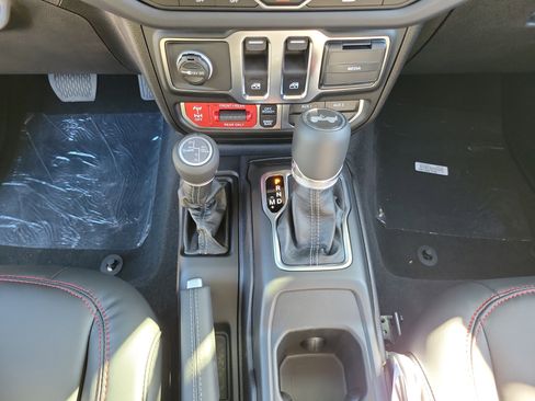 New 2026 Jeep Wrangler Rubicon w/ Xtreme 35 Tire Package image 11