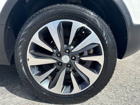 Used 2021 Buick Encore Preferred image 38