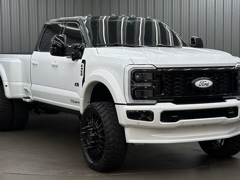 Used 2026 Ford F450 Platinum w/ FX4 Off-Road Package AWD/4WD image 7
