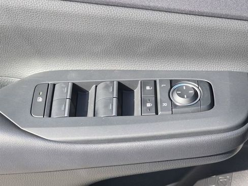 New 2026 Toyota Prius Plug-In Hybrid FWD image 28