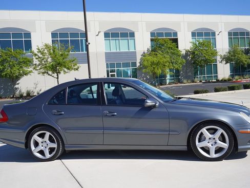 Used 2009 Mercedes-Benz E 350 Sedan image 7