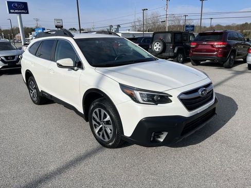 Used 2021 Subaru Outback Premium image 11