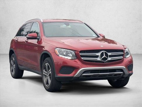 Used 2018 Mercedes-Benz GLC 300 image 3