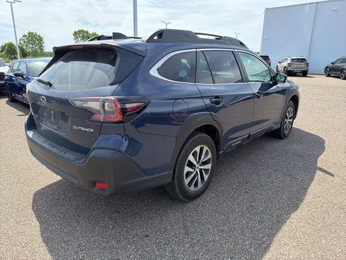 Used 2025 Subaru Outback Premium w/ Popular Package #1A AWD/4WD image 3