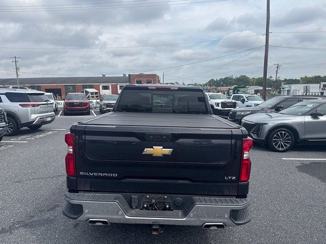 Used 2022 Chevrolet Silverado 1500 LTZ w/ LTZ Convenience Package II AWD/4WD image 6