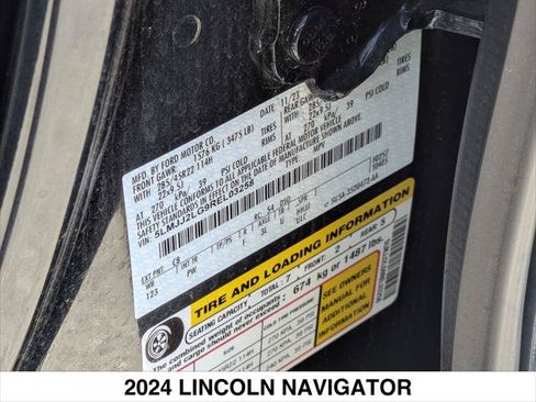 Used 2024 Lincoln Navigator Reserve AWD/4WD image 30