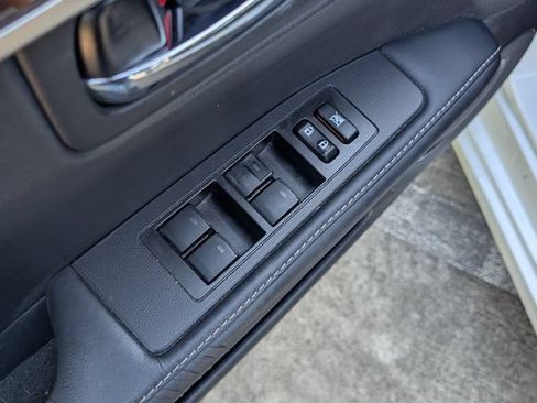 Used 2015 Lexus ES 350 w/ Luxury Package FWD image 11