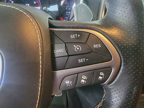 Used 2017 Jeep Grand Cherokee SRT AWD/4WD image 22