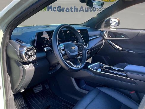 Used 2025 Chevrolet Equinox LT w/ Convenience Package II AWD/4WD image 20