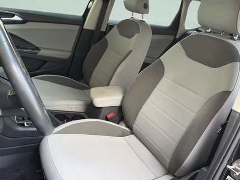 Certified 2022 Volkswagen Taos SE FWD image 24