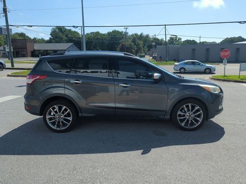 Used 2015 Ford Escape SE w/ SE Chrome Package FWD image 8