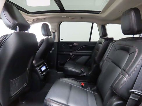 Used 2024 Lincoln Aviator Reserve image 17