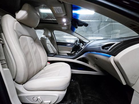 Used 2018 Lincoln MKZ Reserve w/ Luxury Package image 37