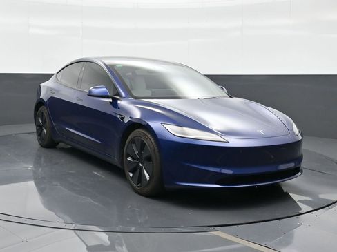 Used 2024 Tesla Model 3 Standard Range RWD image 4