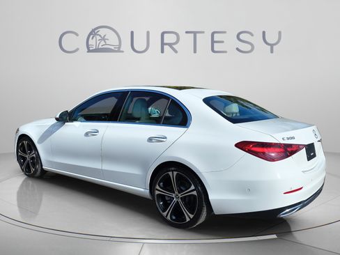 Used 2023 Mercedes-Benz C 300 Sedan image 3