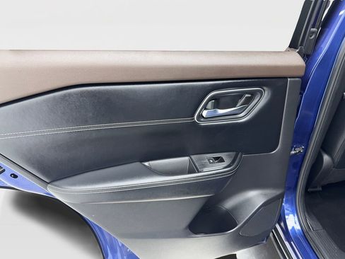 Used 2021 Nissan Rogue SL image 42