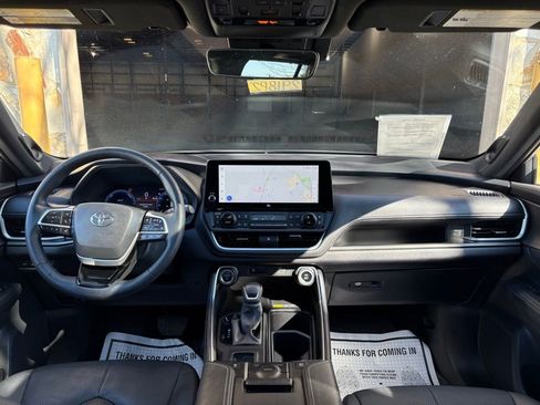 Used 2025 Toyota Grand Highlander AWD Hybrid image 26