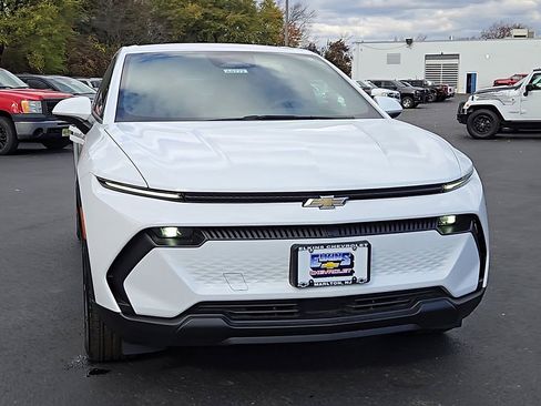 New 2026 Chevrolet Equinox EV LT image 7