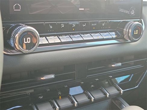 New 2026 GMC Canyon Elevation w/ Convenience Package image 17