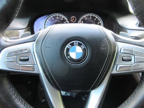 Used 2017 BMW 740i RWD image 15
