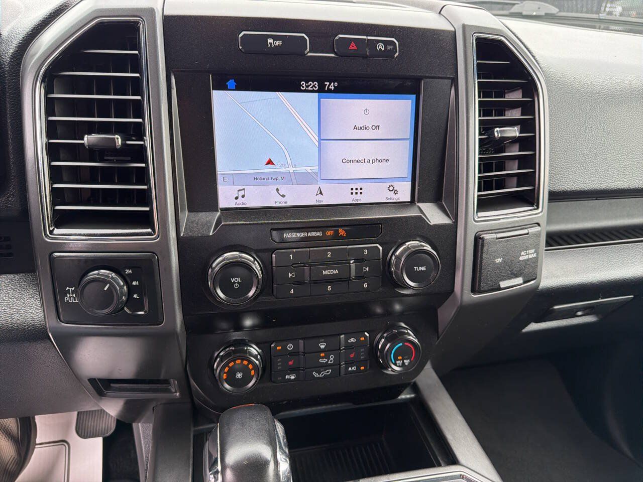 Used 2019 Ford F150 XLT w/ Equipment Group 302A Luxury AWD/4WD image 23